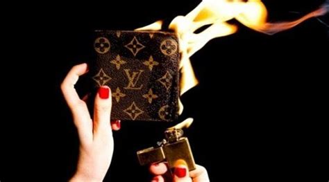 what does gucci do with unsold merchandise|Here's What Luxury Brands Do To Their Unsold Products.